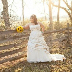 Beautiful Wedding dress 16w